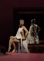 Lladro nudo con scialle