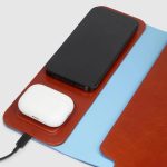 Piquadro Custodia porta PC color cuoio in pelle con ricarica wireless 15W Blue Square