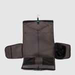 Piquadro Borsa porta abiti nero con gancio in tessuto riciclato Brief