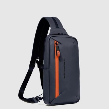 Piquadro Zaino monospalla blu in tessuto gommato resistente all' acqua Corner 2.0