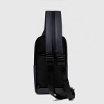 Piquadro Zaino monospalla blu in tessuto gommato resistente all' acqua Corner 2.0