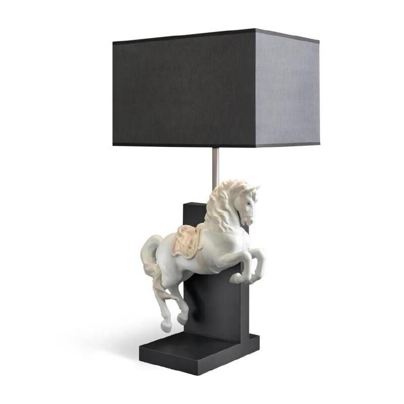 Lladro lampada cavallo in courbette Lladro lampada cavallo in courbette