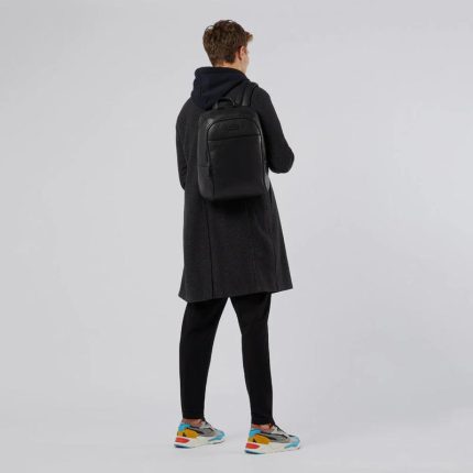 Piquadro Zaino piccolo nero in pelle porta pc 14" Modus