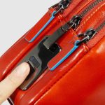Piquadro Pochette uomo arancione in pelle con chiusura a impronta digitale Blue Square
