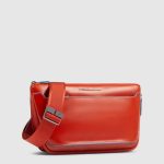 Piquadro Marsupio arancione in pelle con attacchi tracolla riposizionabili Blue Square