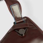 Piquadro Marsupio mogano in pelle con attacchi tracolla riposizionabili Blue Square