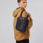 Piquadro Borsello uomo blu in tessuto riciclato e pelle porta iPadrief