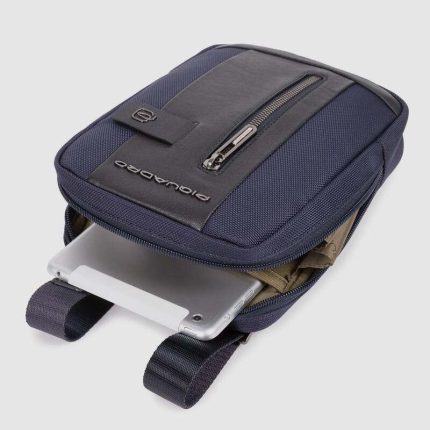 Piquadro Borsello uomo blu in tessuto riciclato e pelle porta iPadni Brief