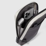 Piquadro Borsello uomo grigio in tessuto riciclato e pelle porta iPadni