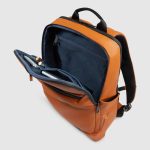 Piquadro Zaino arancio in tessuto gommato resistente all'acqua porta pc 15,6" Corner 2.0
