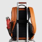 Piquadro Zaino arancio in tessuto gommato resistente all'acqua porta pc 15,6" Corner 2.0